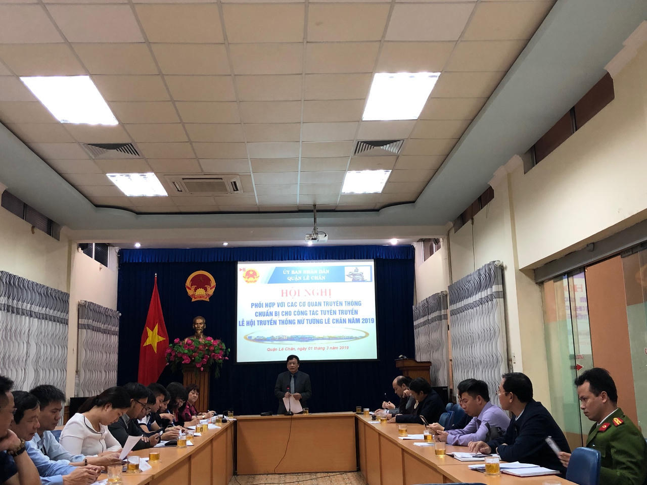 Hơn 1000 người  tham gia lễ rước bộ Lễ hội Nữ tướng Lê Chân