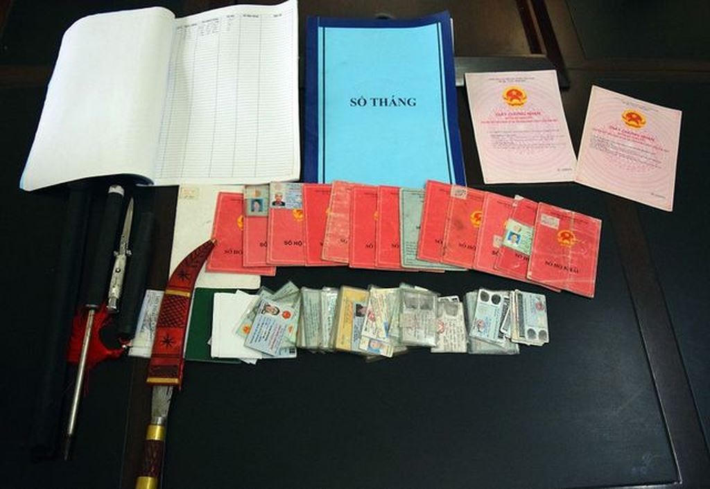 Bắt giữ 2 đối tượng cho vay nặng lãi thu lợi trên 1 tỉ đồng