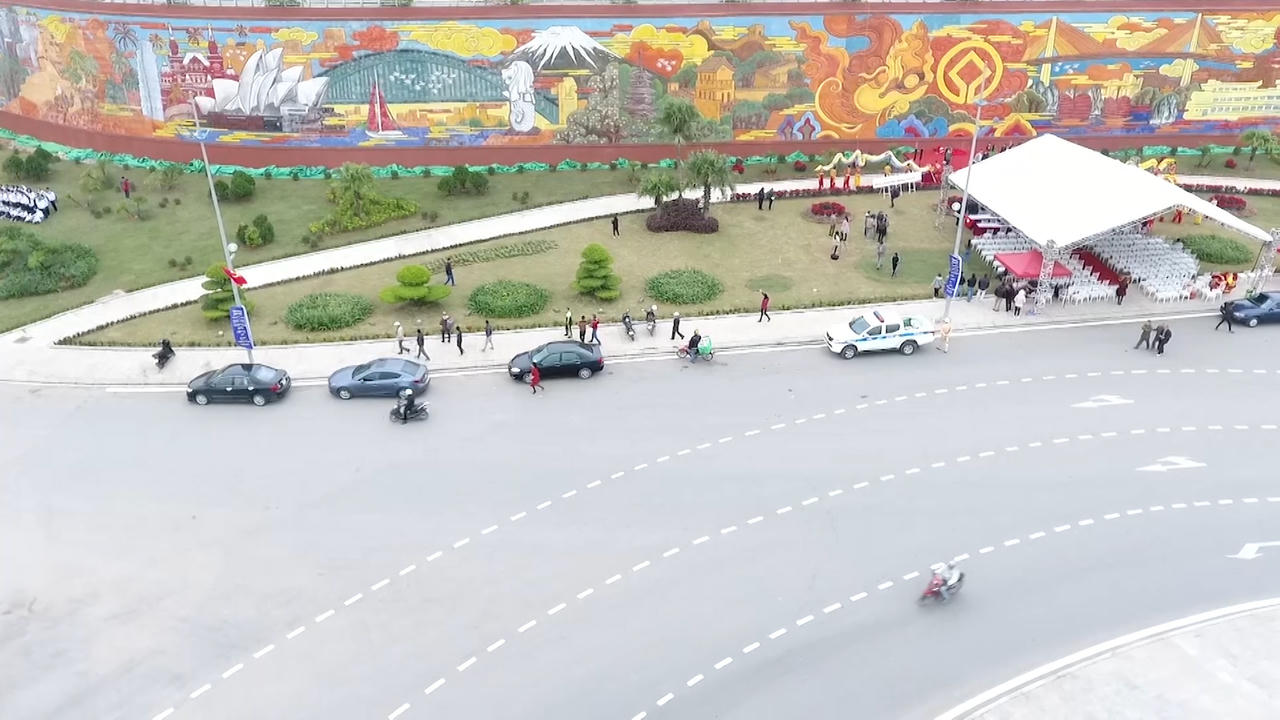 Mãn nhãn với bức phù điêu gốm gần 300m tại Bãi Cháy