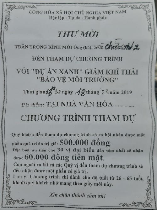 Về làng lừa tiền hàng chục dân nghèo bằng trò 'chỉ tặng không bán'