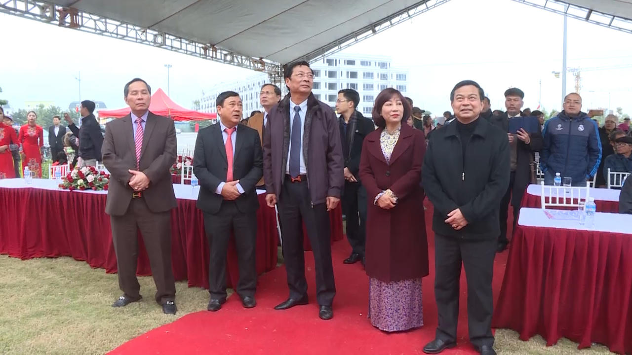 Mãn nhãn với bức phù điêu gốm gần 300m tại Bãi Cháy