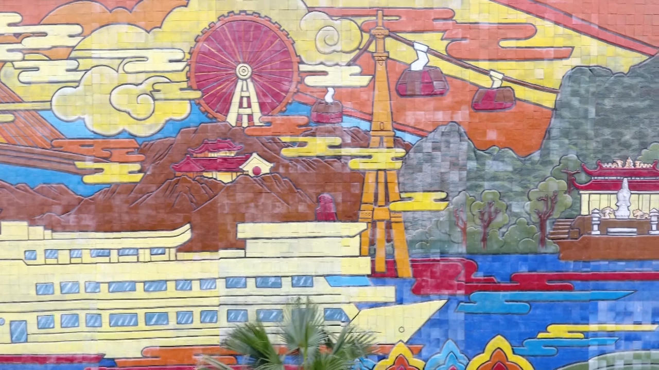 Mãn nhãn với bức phù điêu gốm gần 300m tại Bãi Cháy