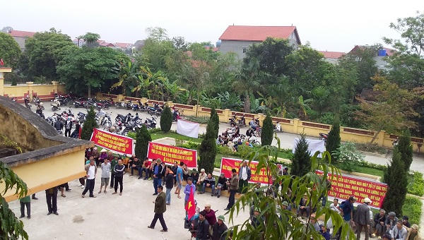 Hải Dương: Hàng trăm người dân “vây” UBND xã, phản đối xây dựng nhà máy rác ngàn tỷ