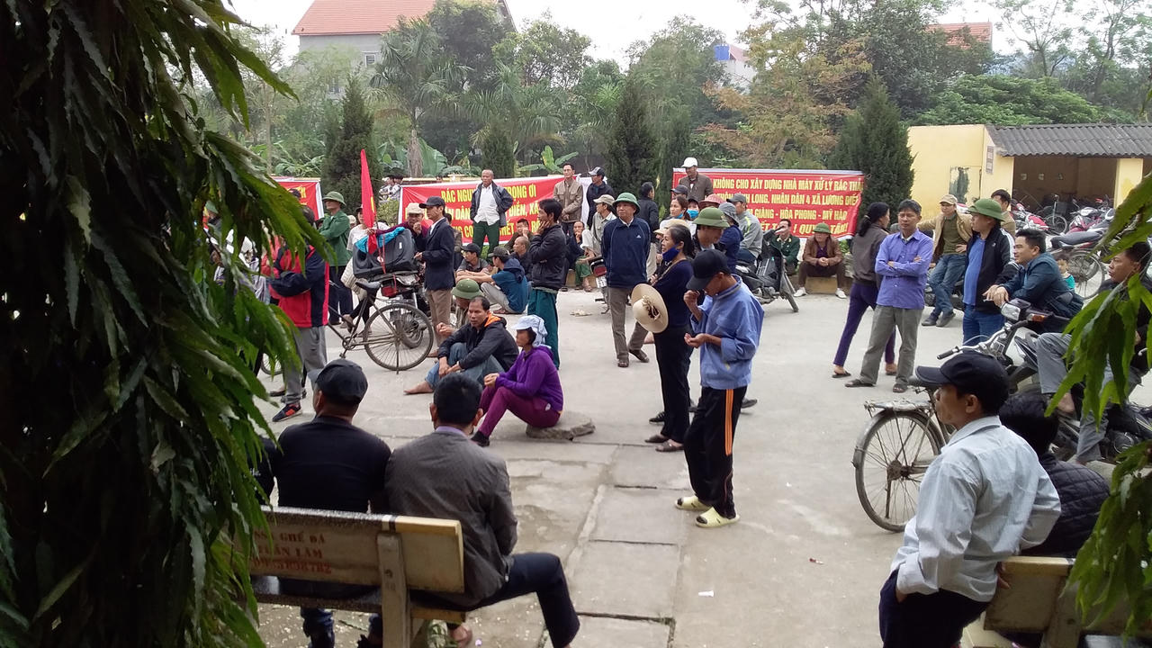 Hải Dương: Hàng trăm người dân “vây” UBND xã, phản đối xây dựng nhà máy rác ngàn tỷ