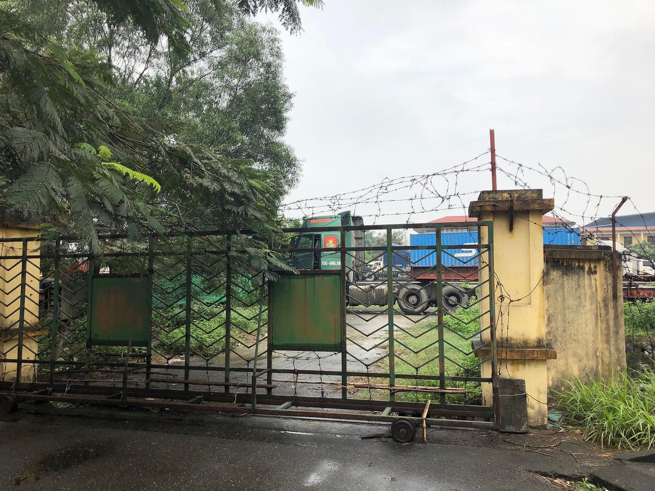 Cần xử lý dứt điểm “khu ổ chuột” ngay trước cửa trường Cao đẳng du lịch Hải Phòng