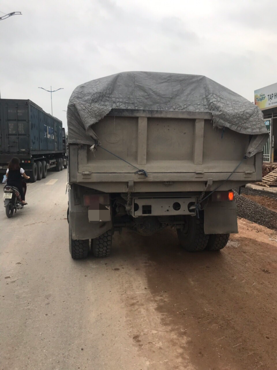 CSGT Quảng Ninh liên tục bắt giữ xe 'hổ vồ' nghi chở than