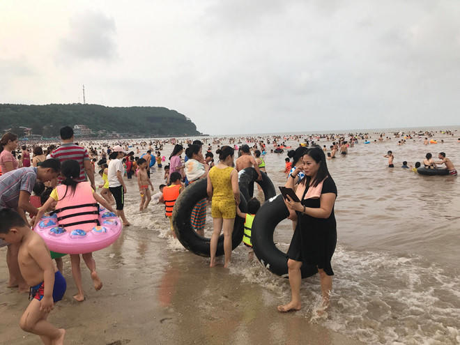 Đồ Sơn không 'quá tải', bến Phà  Gót - Cái Viềng tắc 3 giờ 