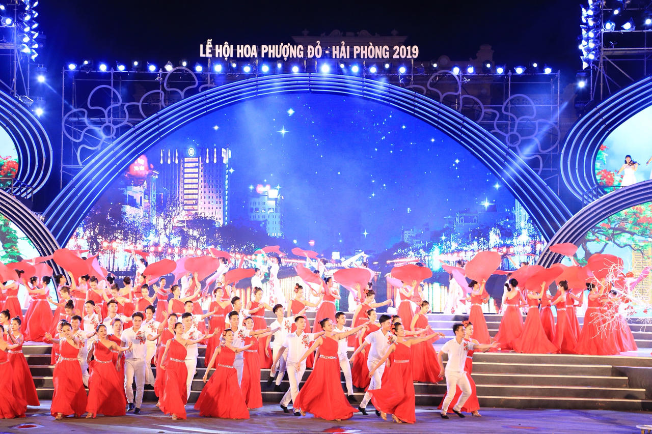 Hải Phòng 'cháy' hết mình trong đêm hội 'Điểm đến thành công'