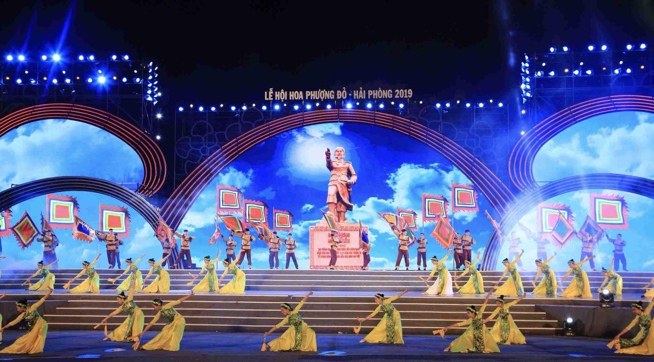 Hải Phòng 'cháy' hết mình trong đêm hội 'Điểm đến thành công'