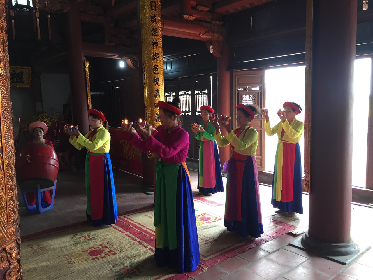 Đắm say những làn điệu hát, múa của Quảng Ninh