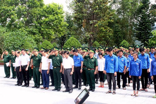 Quảng Ninh: Tổ chức lễ dâng hương và trồng hơn 5.000 cây xanh tri ân các anh hùng liệt sỹ tại Đài tưởng niệm liệt sỹ Pò Hèn