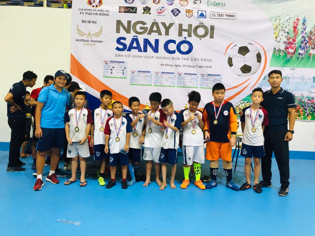 Ngày hội sắc màu trên sân cỏ  tại khu liên hợp thể thao Thanh Hà 