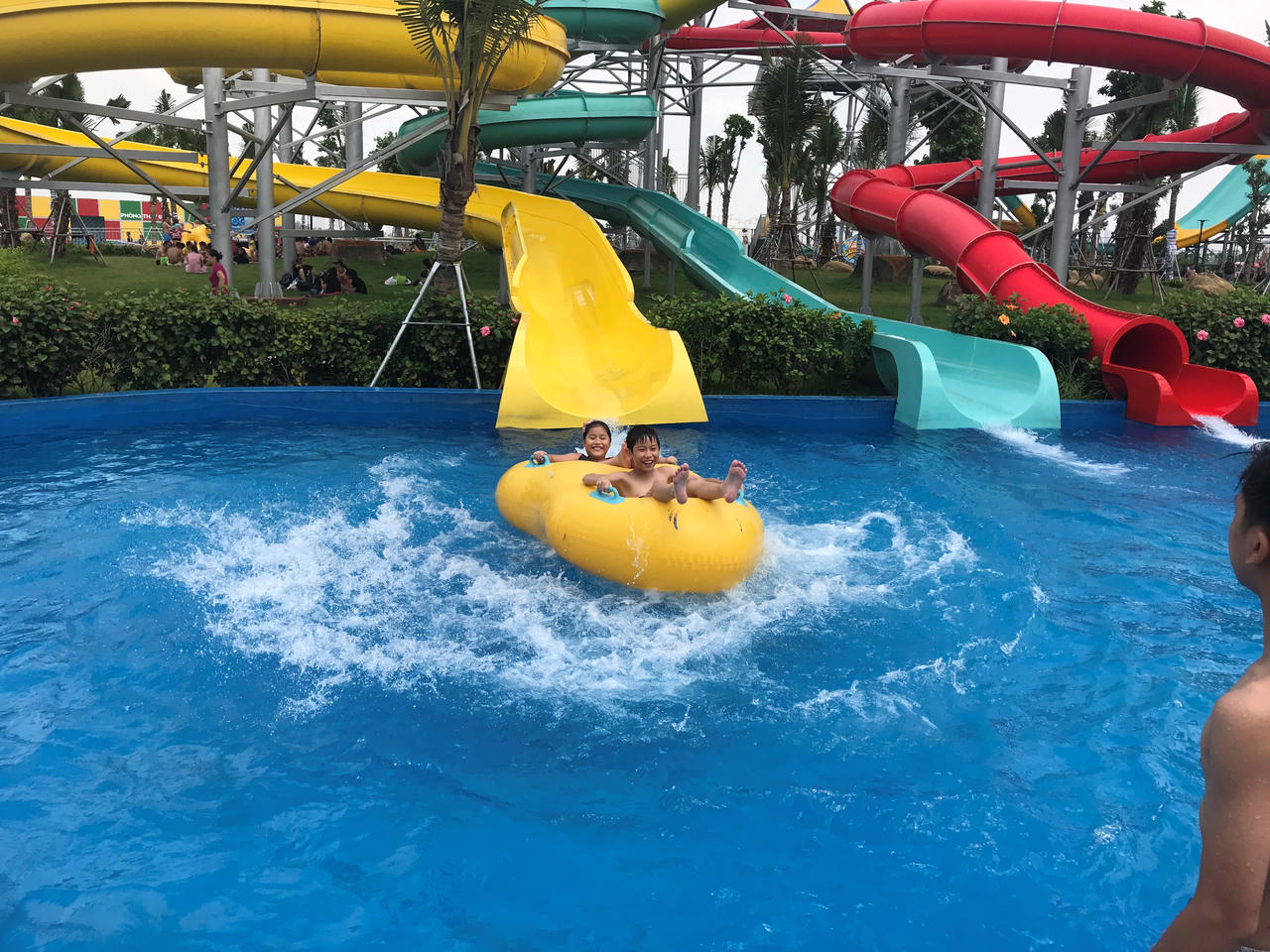 Mùa Trung thu tại Công Viên nước Thanh Hà Mường Thanh giá chỉ 90 nghìn đồng /1 người 