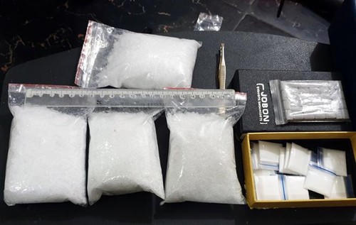 Bắt giữ 2 đối tượng tàng trữ ma tuý trong phòng trọ