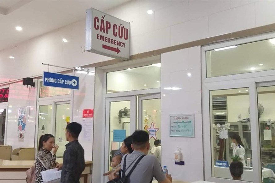 'Không có chuyện 4 trẻ sốc ma túy khi uống chai sữa của người lạ'