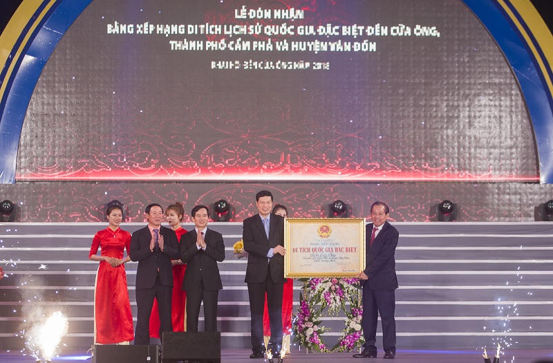 Bí ẩn truyền thuyết về Đền Cửa Ông