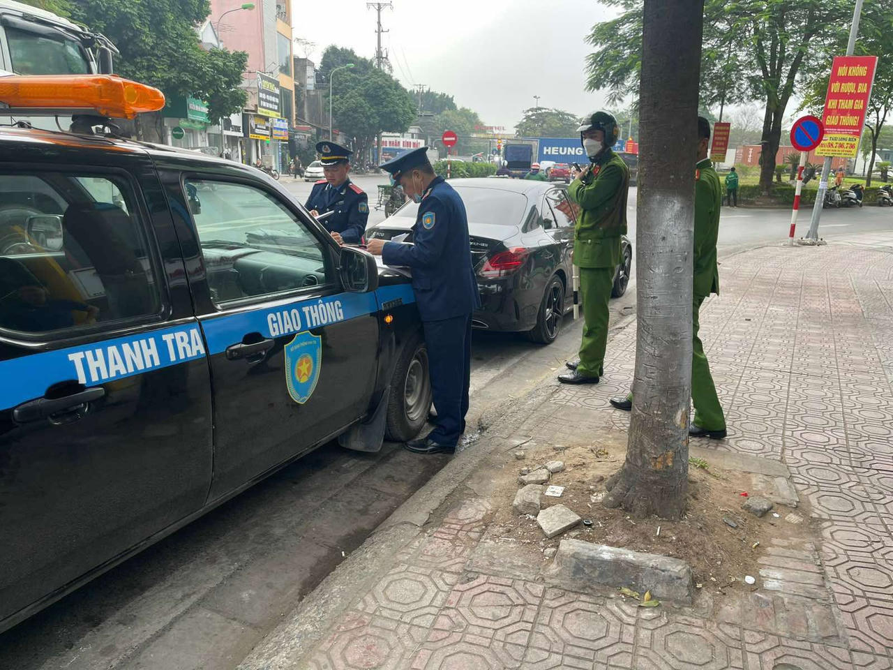 Thanh tra Sở Giao thông vận tải Hà Nội đẩy mạnh công tác phối hợp liên ngành trong xử lý vi phạm giao thông 