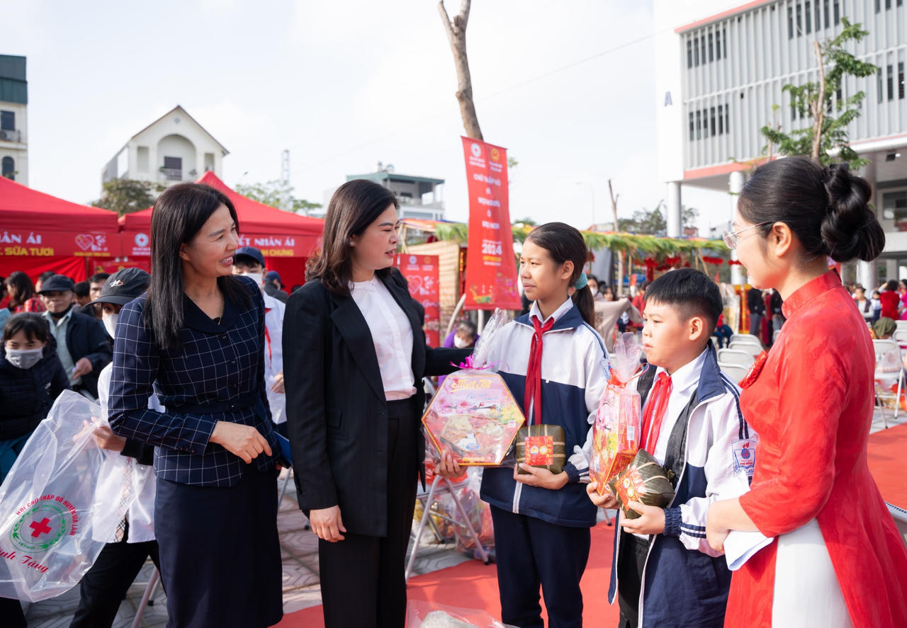 Gia Lâm (Hà Nội): Hơi ấm từ những phiên chợ 0 đồng