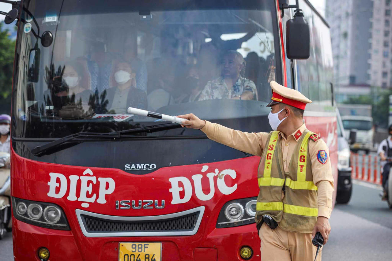 Công an Hà Nội dùng flycam giám sát người điều khiển phương tiện giao thông dịp Quốc khánh 