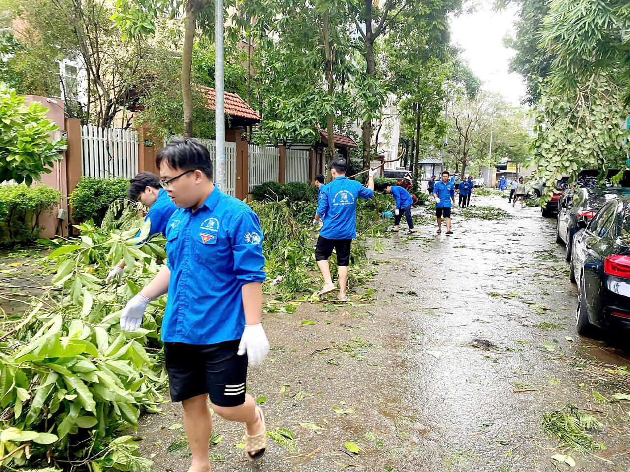 Thanh Niên Hà Nội tình nguyện tham gia khắc phục hậu quả sau bão Yagi