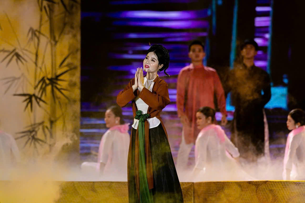 Nghệ sỹ chèo Thanh Huyền: Tự hào khi được theo đuổi nghệ thuật truyền thống 