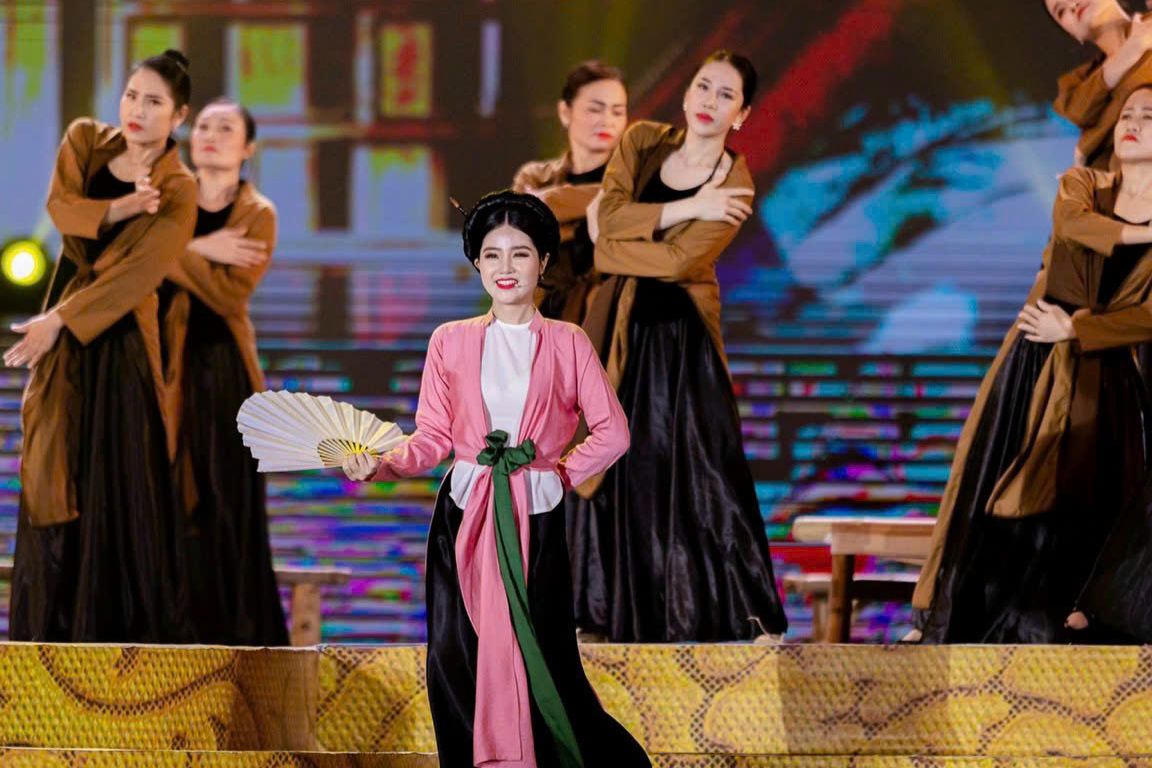 Nghệ sỹ chèo Thanh Huyền: Tự hào khi được theo đuổi nghệ thuật truyền thống 