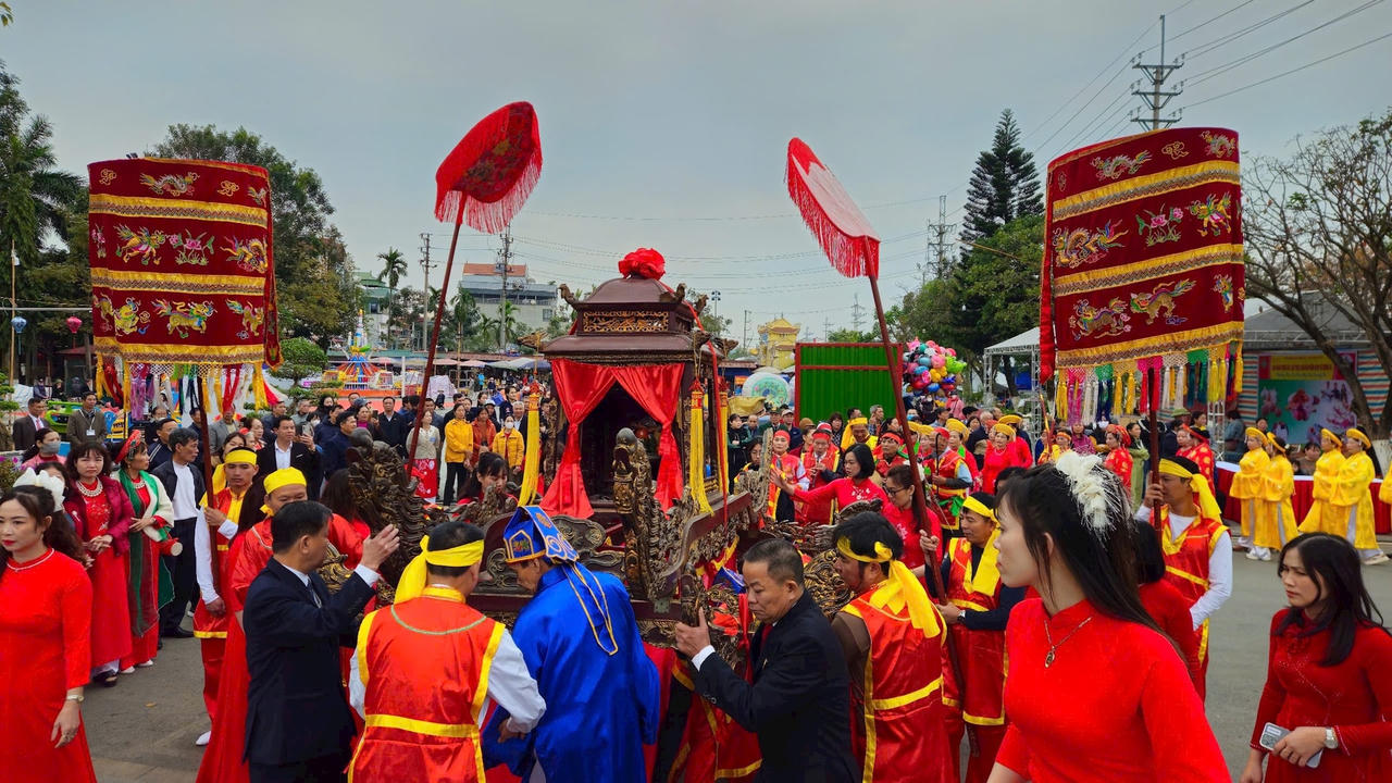 Khai mạc lễ hội truyền thống đền, chùa Bà Tấm - Hoàng Thái hậu Ỷ Lan