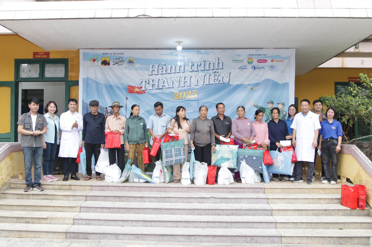 Bệnh viện Hữu nghị Việt Nam – Cu Ba khám và phát thuốc miễn phí cho hơn 200 gia đình chính sách tại tỉnh Quảng Trị