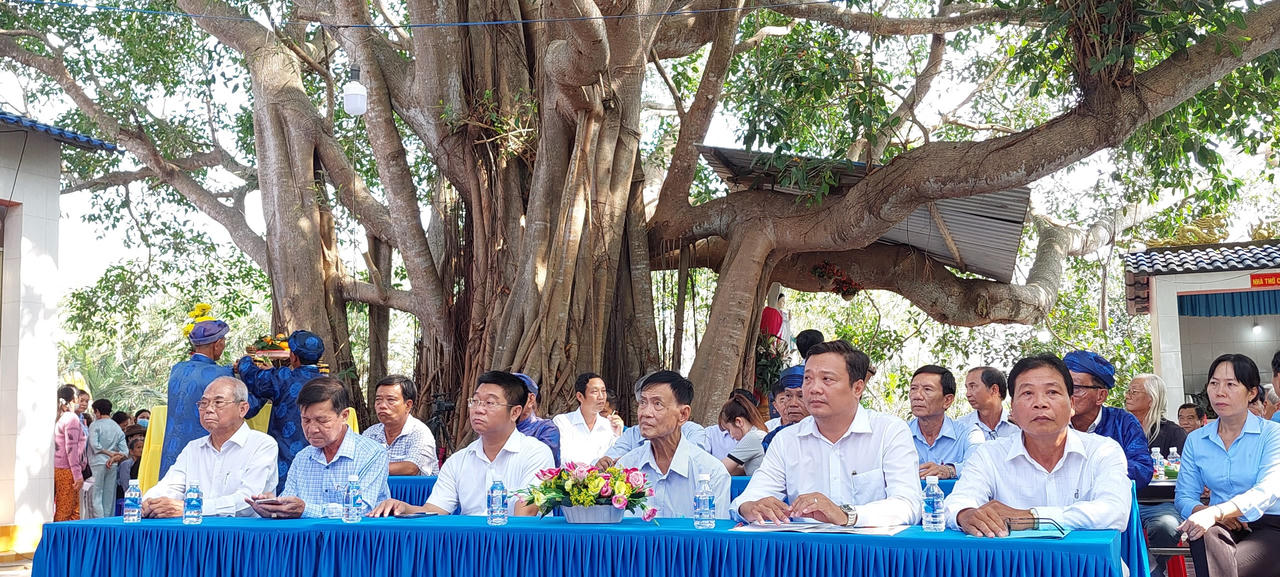 Cây đa 200 tuổi ở Long An được công nhận Cây di sản Việt Nam