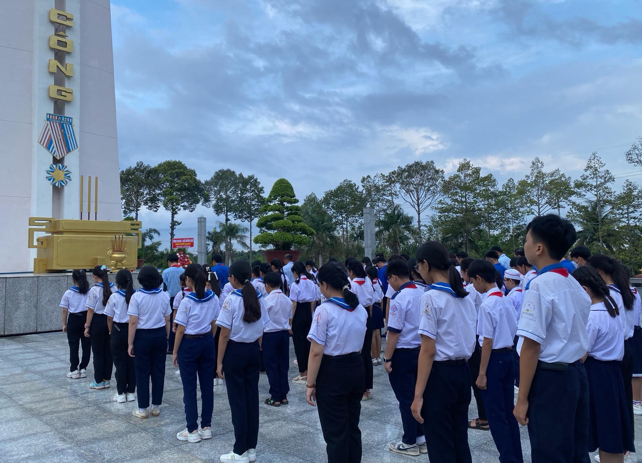 Trẻ em đối thoại trực tiếp với lãnh đạo tỉnh Tiền Giang