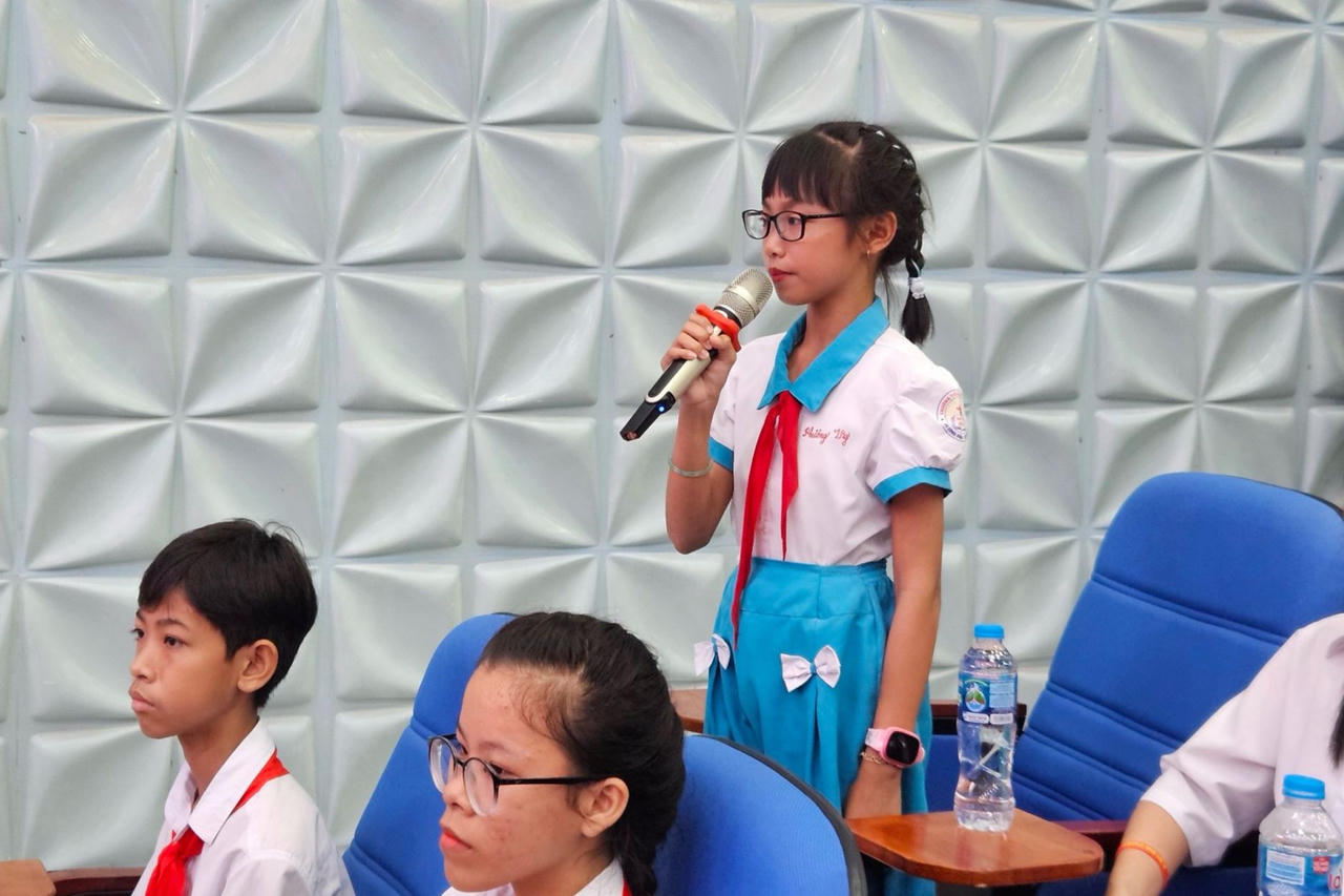 Trẻ em đối thoại trực tiếp với lãnh đạo tỉnh Tiền Giang