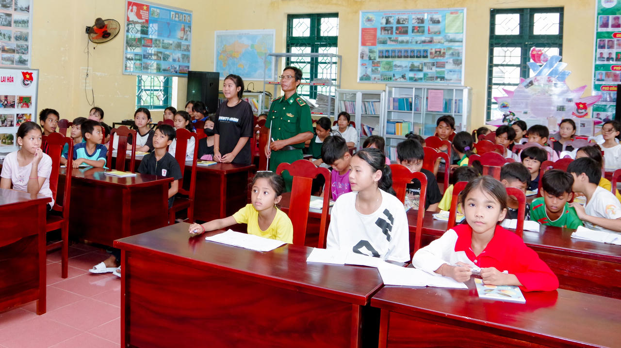 Sóc Trăng: Khai giảng lớp dạy tiếng Khmer dịp hè cho học sinh biên giới biển 