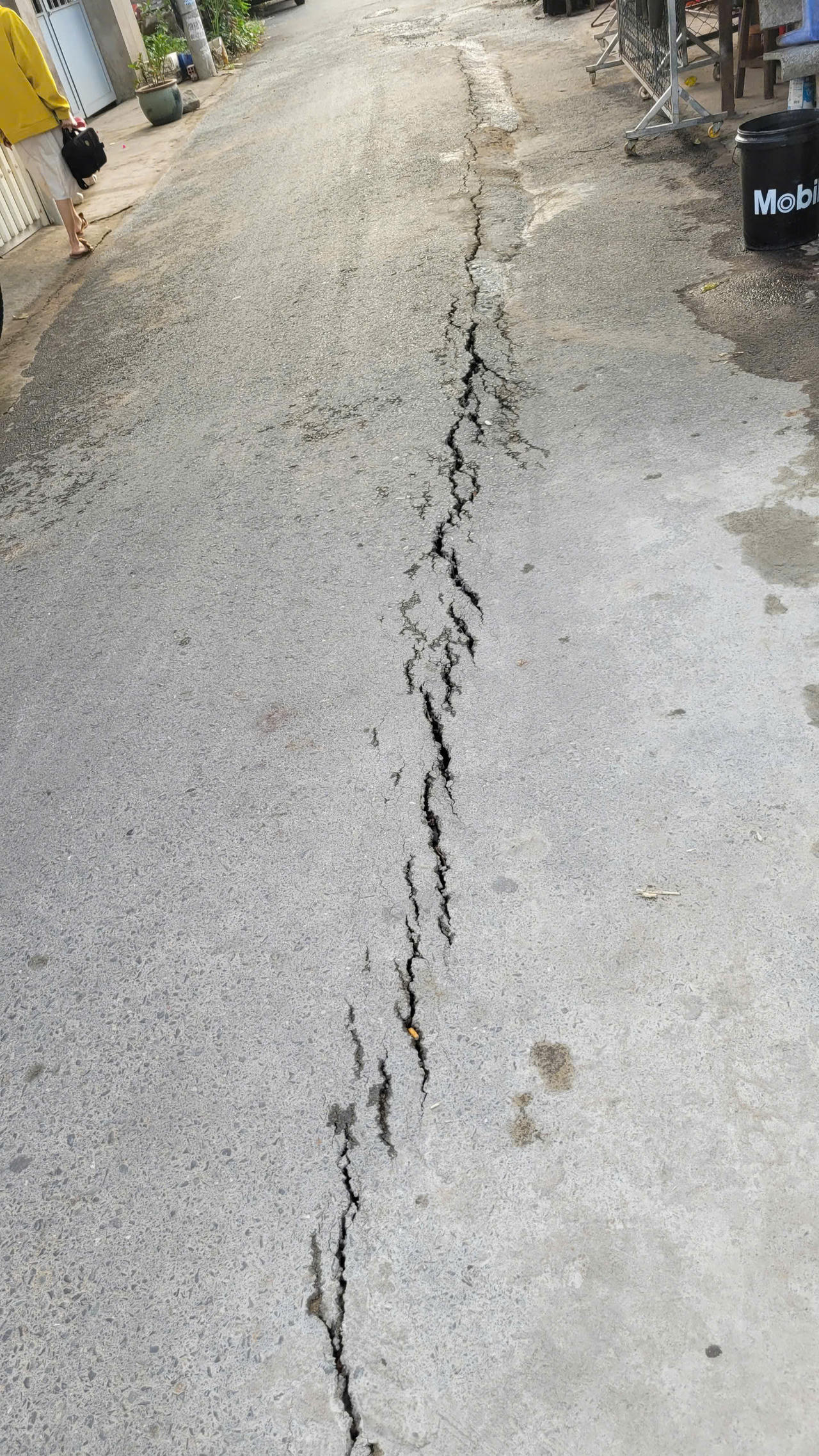 Tạm ngưng thi công dự án gần 2000 tỷ do phát hiện sụt lún nhà dân