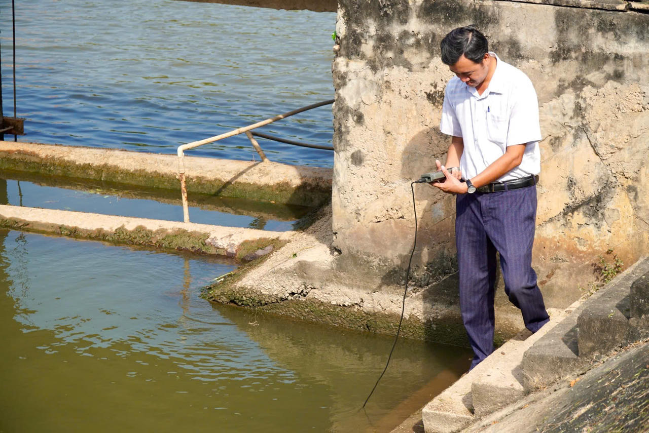 Chủ tịch UBND tỉnh Bến Tre kiểm tra công tác phòng chống, ứng phó hạn mặn
