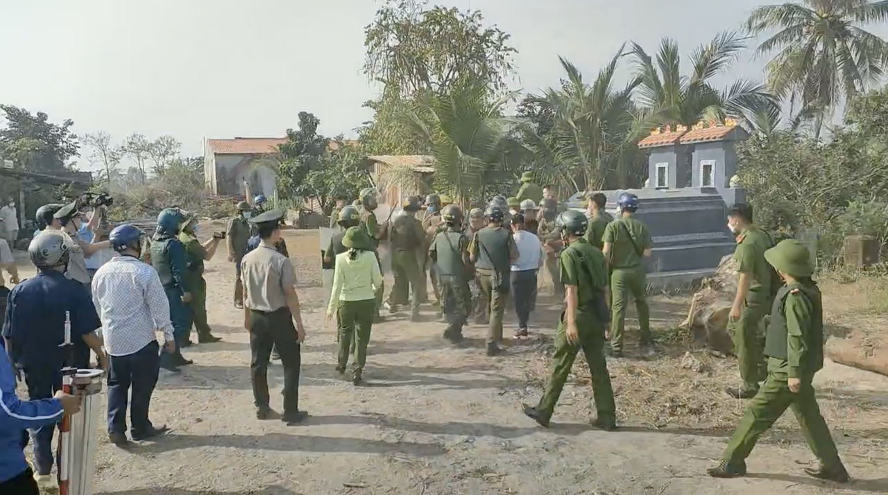 Chi cục THADS Đức Hoà (Long An): Chấp hành viên "nghìn án" và vụ cưỡng chế giao tài sản 105 người