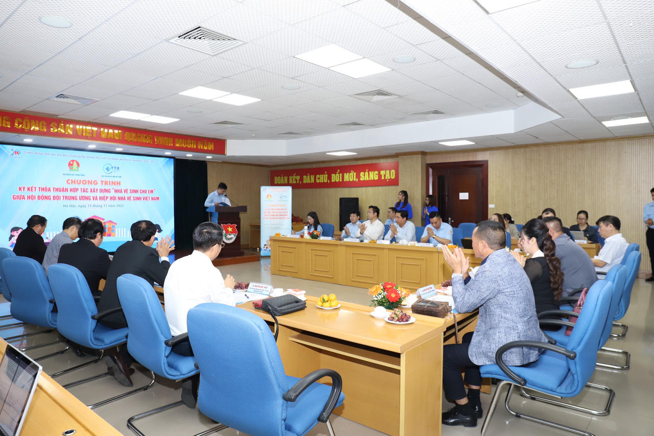 Xây dựng, trao tặng 150 nhà vệ sinh cho học sinh vùng sâu, vùng xa