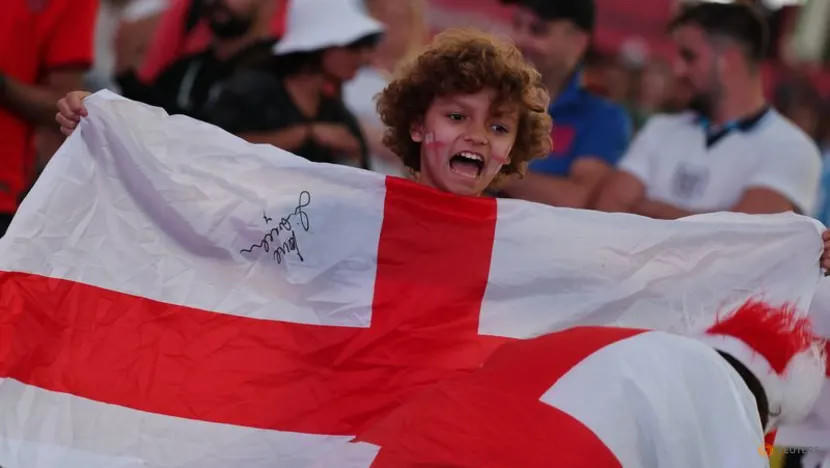 Cổ động viên Anh ăn mừng kỷ lục tại World Cup 2022