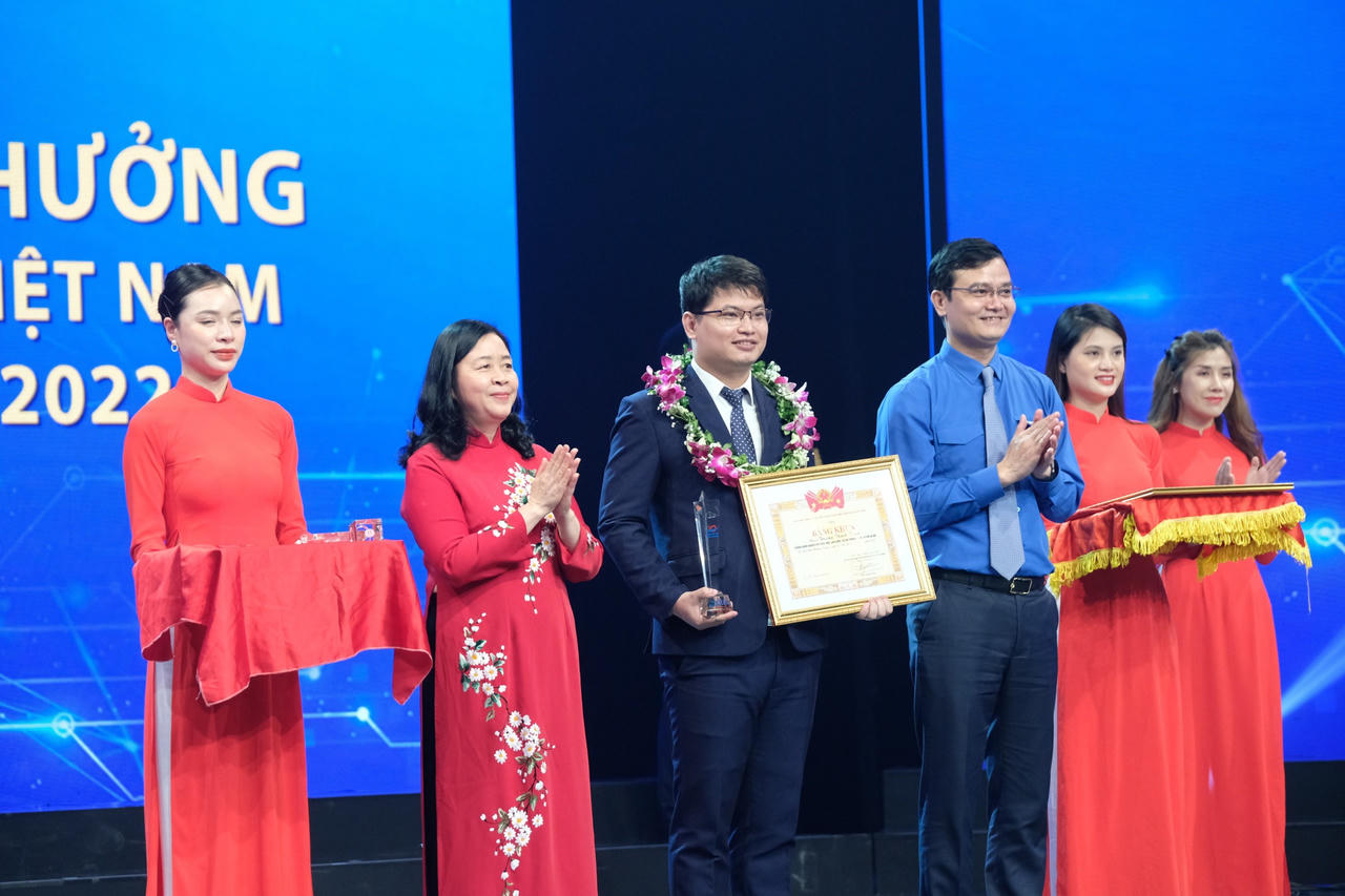 Vinh danh những người "truyền lửa" 