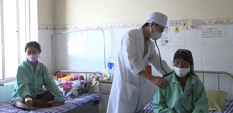 Bảo hiểm y tế cho đồng bào dân tộc thiểu số: Chắp cánh tương lai cho người dân