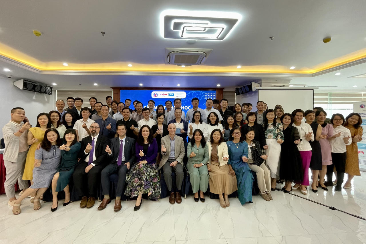 Cập nhật khoa học về dự phòng, chăm sóc và điều trị HIV