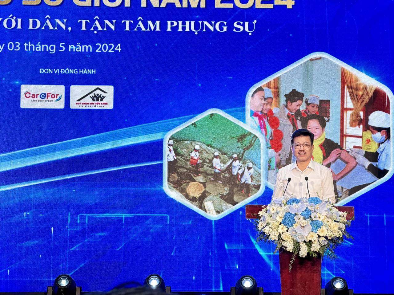 Y tế cơ sở: Gắn bó với dân - Tận tâm phụng sự