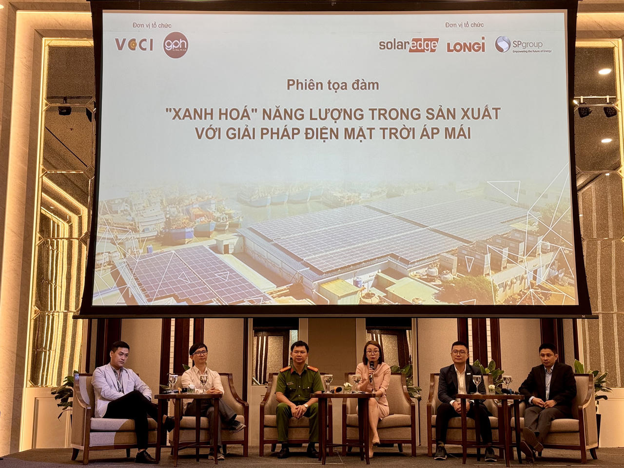 Xu hướng “xanh hóa" năng lượng trong sản xuất