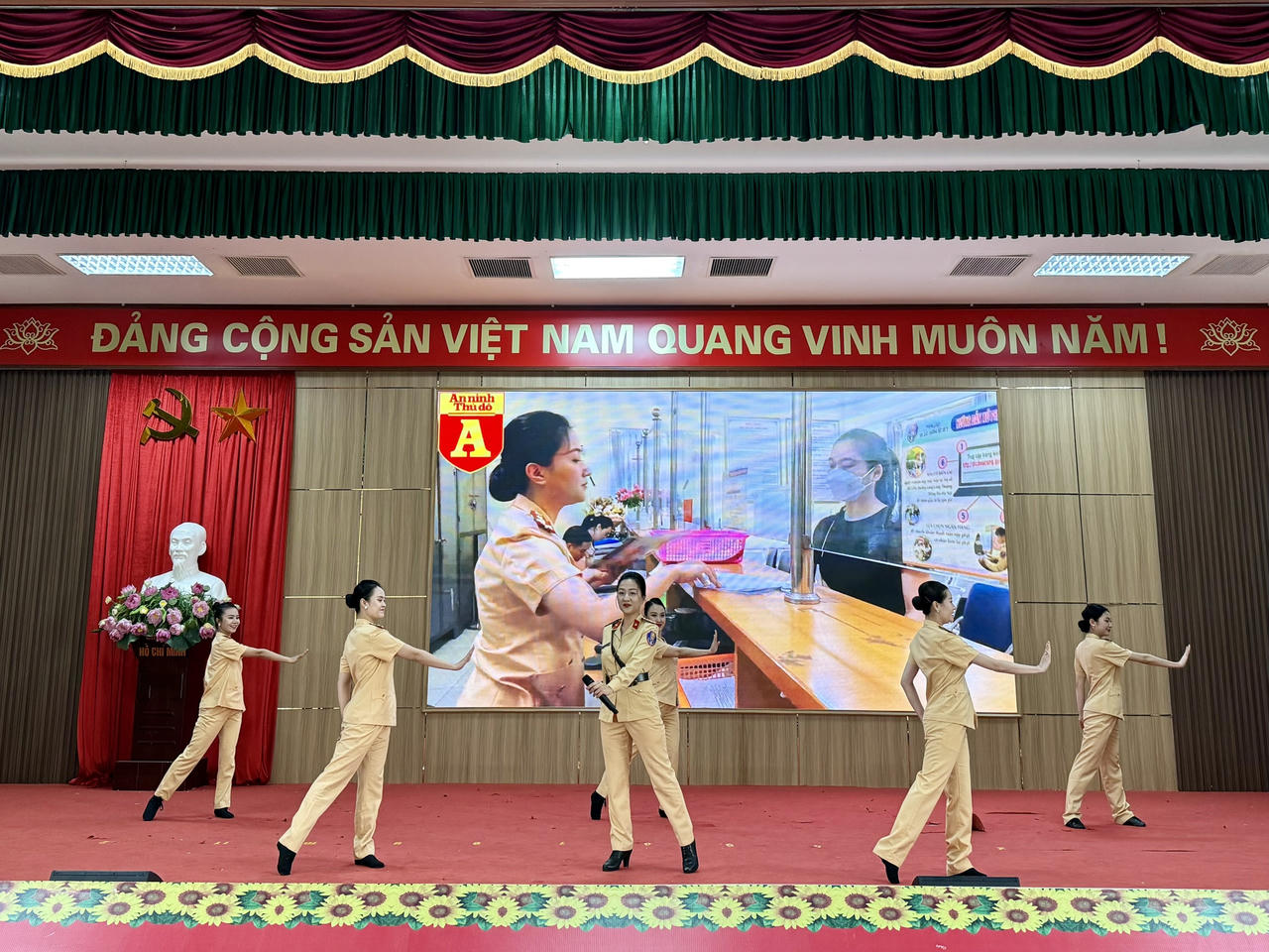 Phụ nữ Thủ đô xây dựng văn hoá giao thông an toàn