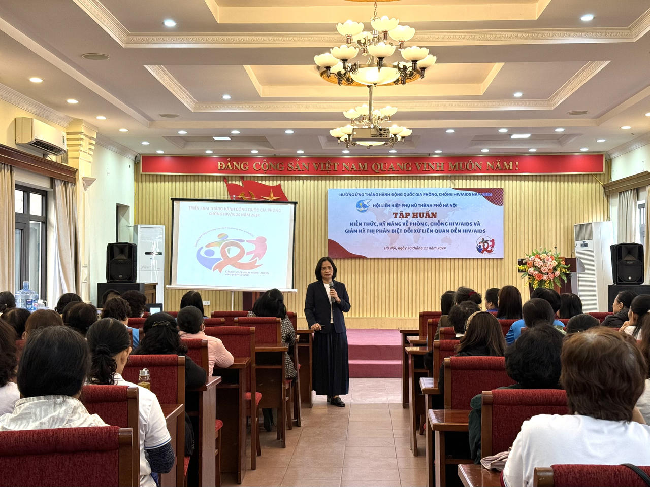 Phụ nữ Thủ đô đạp xe lan toả thông điệp phòng, chống HIV/AIDS