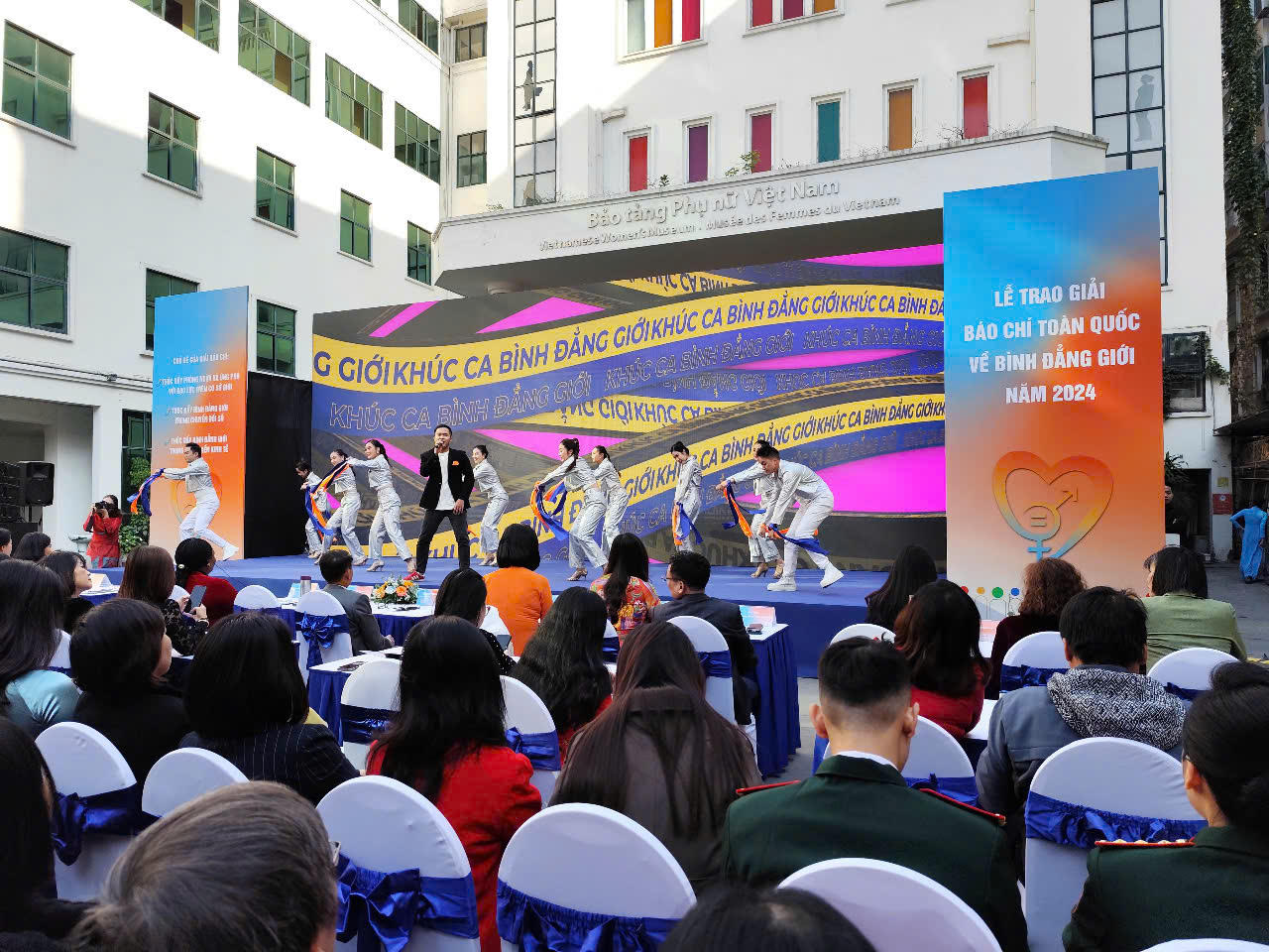 Báo Pháp luật Việt Nam nhận giải Báo chí toàn quốc về Bình đẳng giới năm 2024
