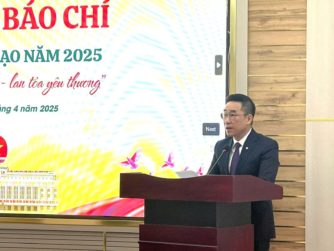 Nhiều hoạt động ý nghĩa trong Tháng Nhân đạo năm 2025