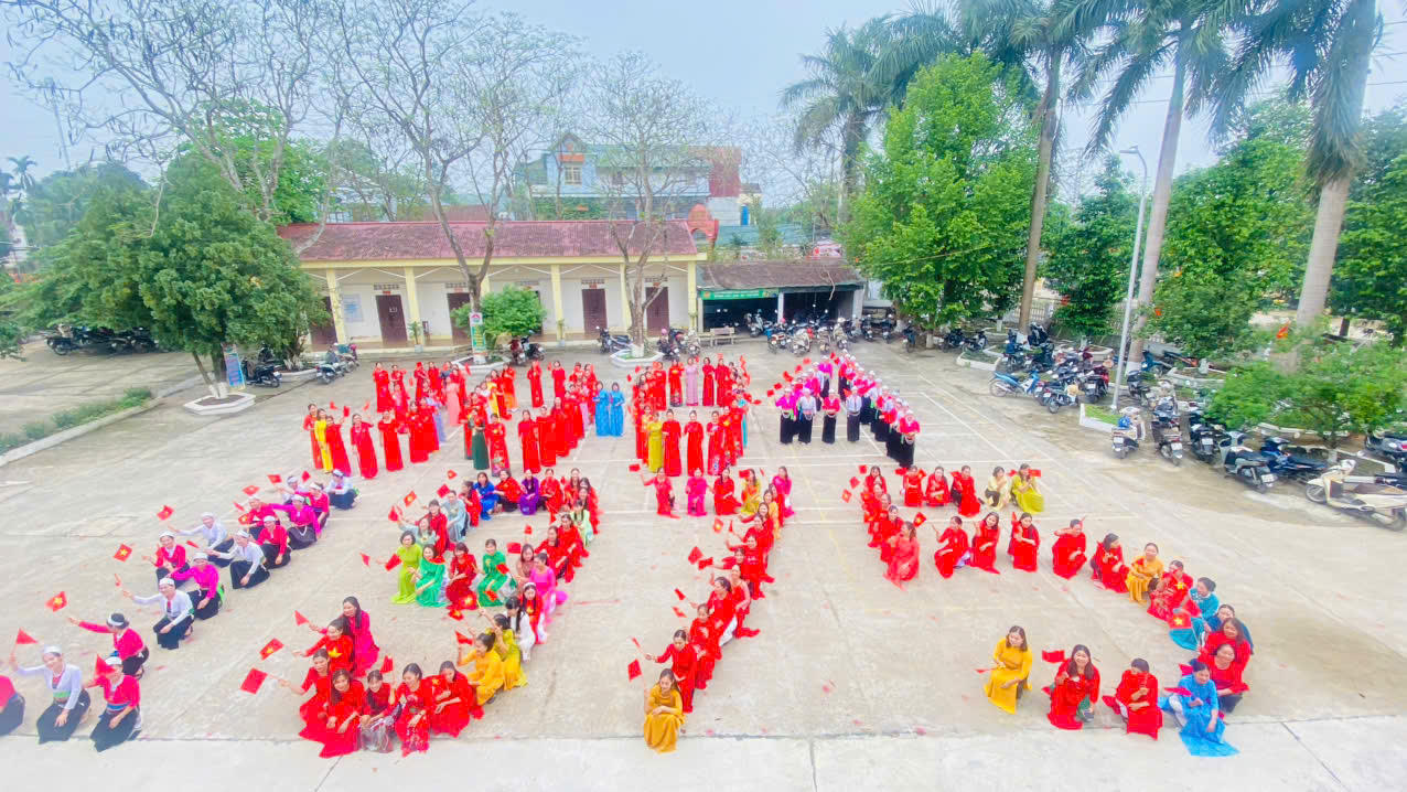 50.000 cán bộ, hội viên phụ nữ Hà Nội đồng diễn dân vũ chào mừng đại lễ 30/4 