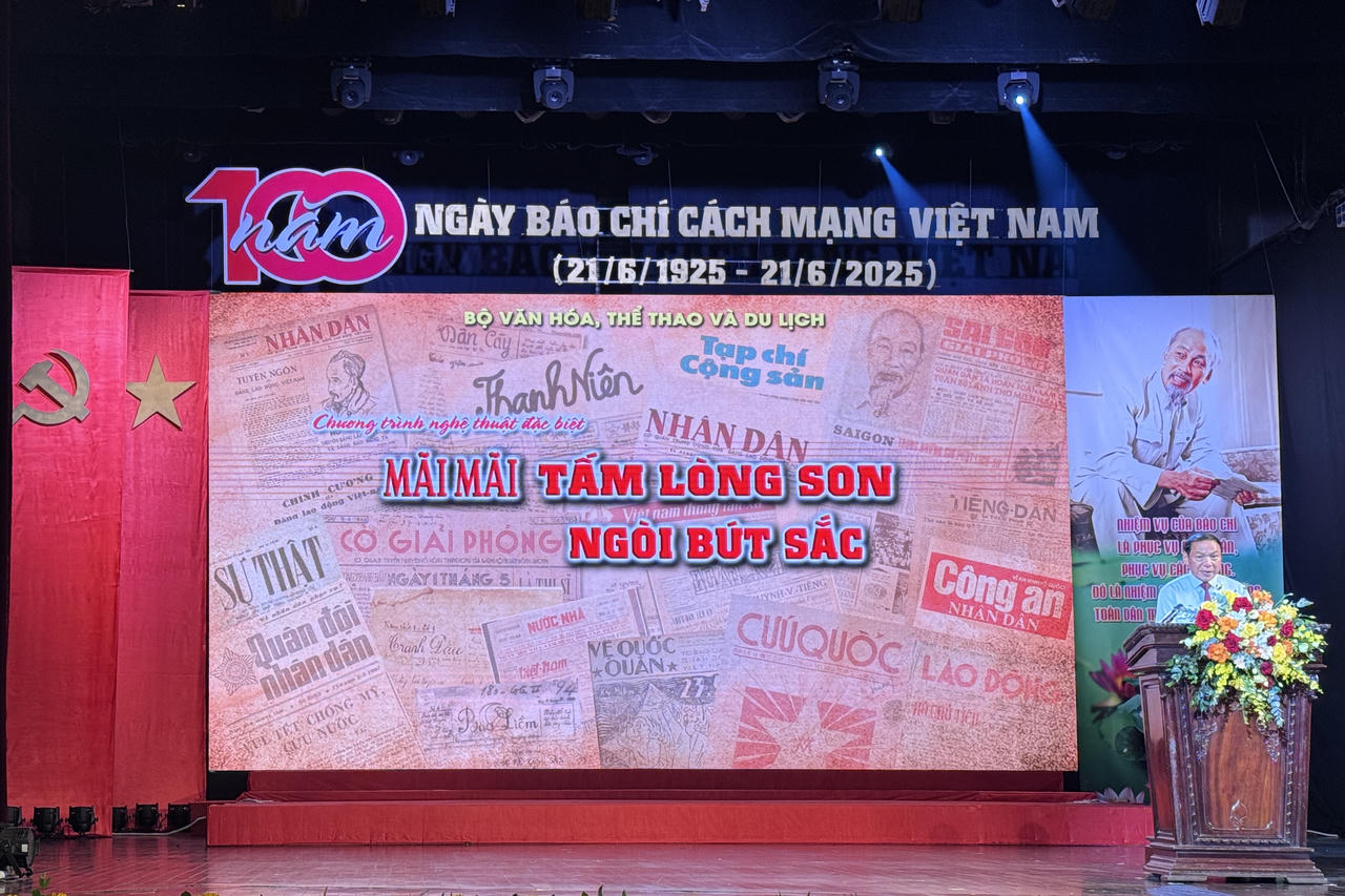 Mãn nhãn chương trình nghệ thuật đặc biệt tôn vinh Báo chí Cách mạng Việt Nam