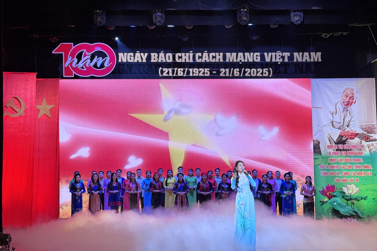 Mãn nhãn chương trình nghệ thuật đặc biệt tôn vinh Báo chí Cách mạng Việt Nam