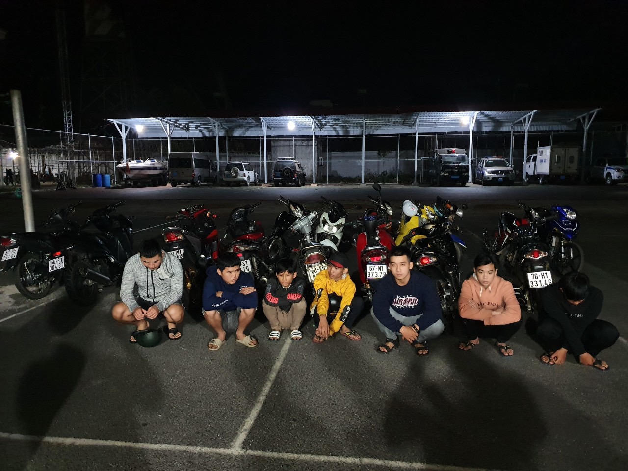  Ngăn chặn và bắt giữ hàng chục thanh niên tụ tập đua xe trái phép